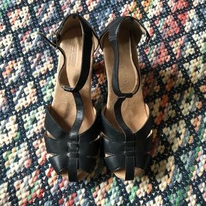 Old Navy black Clogs Sz 10